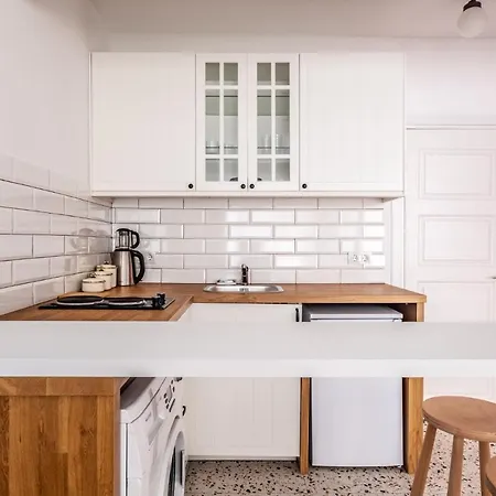 Sleek Studio Flat With Central Location In Kadikoy