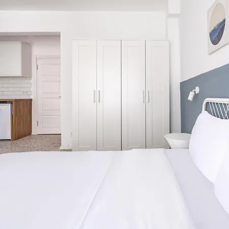 Sleek Studio Flat With Central Location In Kadikoy Apartment *
